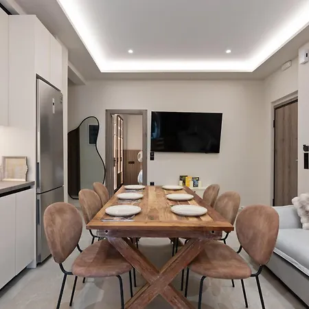 Luxury Jacuzzi - Luxury Living 아파트 니드리