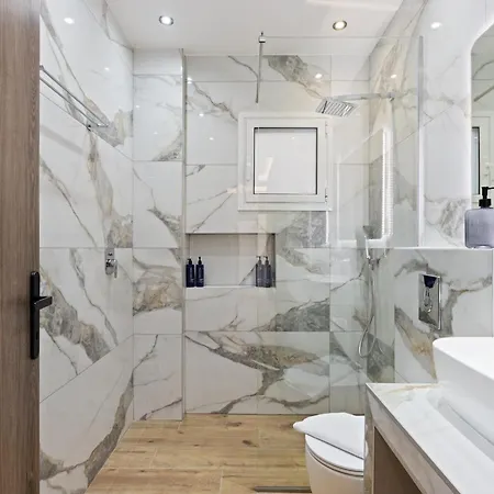 Luxury Jacuzzi - Luxury Living 니드리